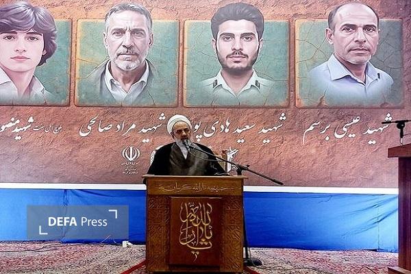 مدافعان امنیت، سرمایههای عظیمی هستند که در گمنامی، امنیت را تأمین میکنند مدافعان امنیت، سرمایههای عظیمی هستند که در گمنامی، امنیت را تأمین میکنند