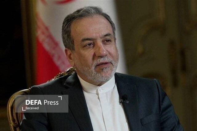 عراقچی: «دست دراز کردن برای دیپلماسی» به این معنا نیست که بمبافکن بفرستید عراقچی: «دست دراز کردن برای دیپلماسی» به این معنا نیست که بمبافکن بفرستید