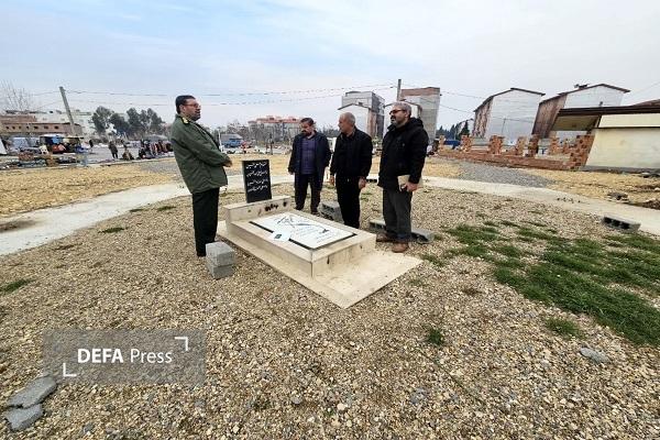ادای احترام مدیرکل حفظ آثار و نشر ارزش‌های دفاع مقدس و مقاومت مازندران به یادمان شهدای گمنام نکا+ تصاویر