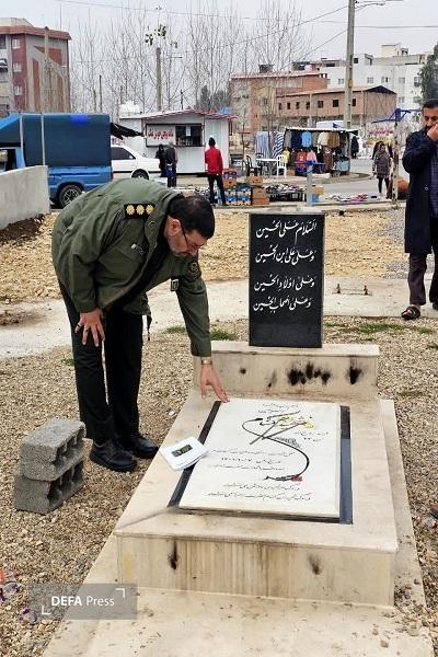 ادای احترام مدیرکل حفظ آثار و نشر ارزش‌های دفاع مقدس و مقاومت مازندران به یادمان شهدای گمنام نکا+ تصاویر