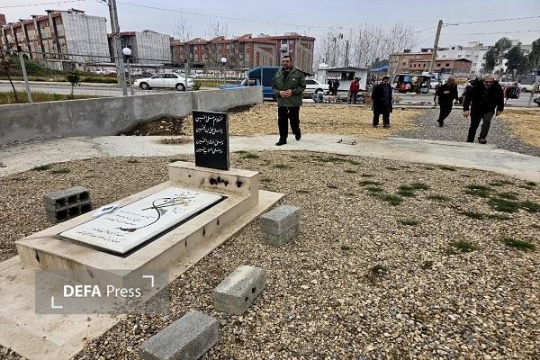 ادای احترام مدیرکل حفظ آثار و نشر ارزش‌های دفاع مقدس و مقاومت مازندران به یادمان شهدای گمنام نکا+ تصاویر