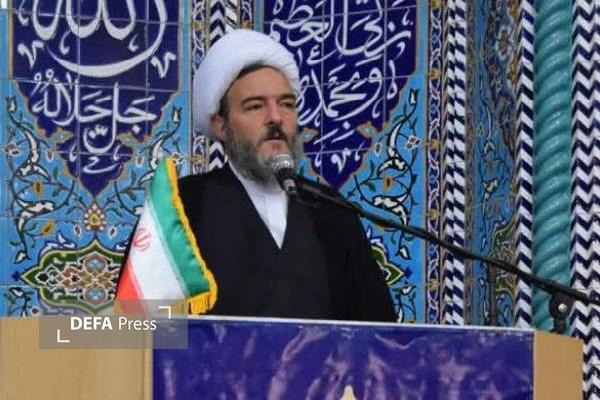 یکی از راه حلهای مشکلات اقتصادی اجرای واقعی قوانین موجود است یکی از راه حلهای مشکلات اقتصادی اجرای واقعی قوانین موجود است