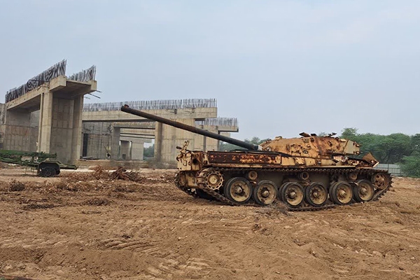 فیلم/ جانمایی ادوات نظامی در محوطه موزه دفاع مقدس و مقاومت خوزستان