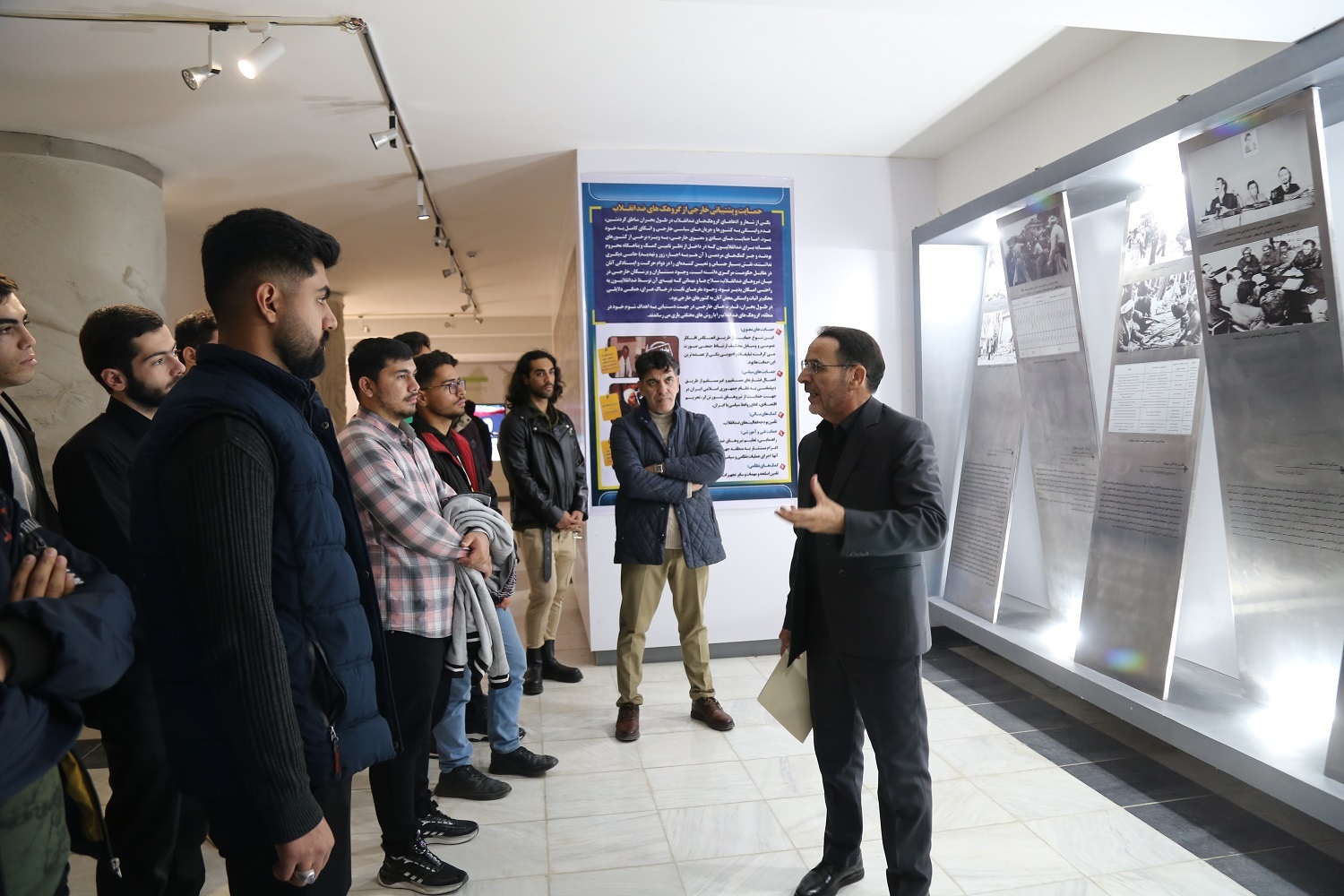 بازدید بیش از ۵ هزار دانش‌آموز و دانشجو از مرکز فرهنگی و موزه دفاع مقدس آذربایجان غربی