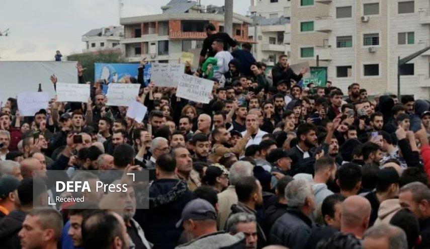 تظاهرات سوریها در طرطوس و لاذقیه همزمان با استقرار ماشین جنگی جولانی تظاهرات سوریها در طرطوس و لاذقیه همزمان با استقرار ماشین جنگی جولانی