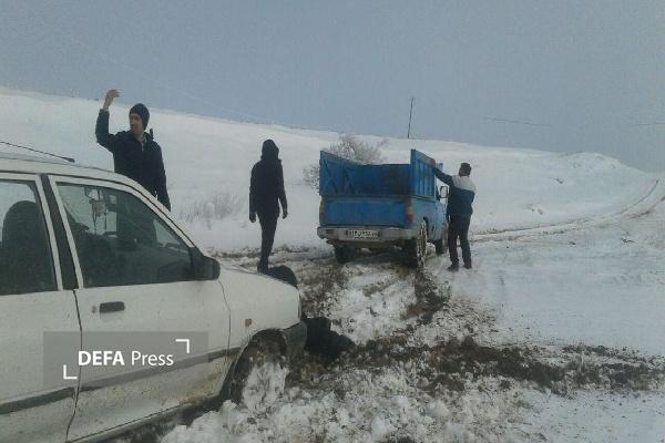 تردد در گردنه‌های کردستان دشوار و تمام راه‌های روستایی بانه بسته است