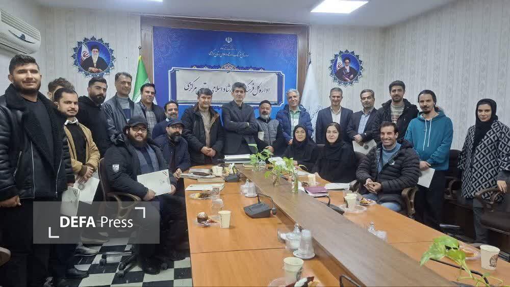 عوامل اجرایی سیوهفتمین جشنواره تئاتر استان مرکزی تجلیل شدند عوامل اجرایی سیوهفتمین جشنواره تئاتر استان مرکزی تجلیل شدند