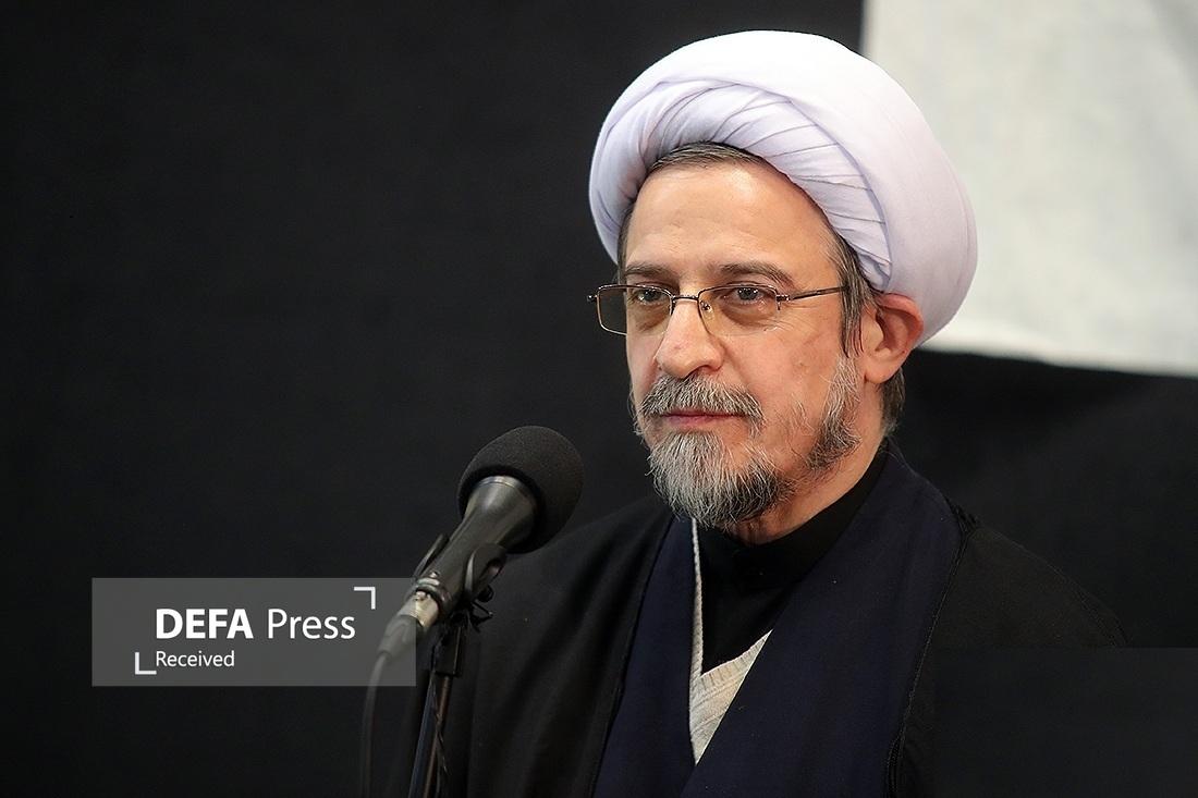 حجتالاسلام مصباح یزدی: ولایت محور وحدت و پایداری ملت ایران است حجتالاسلام مصباح یزدی: ولایت محور وحدت و پایداری ملت ایران است