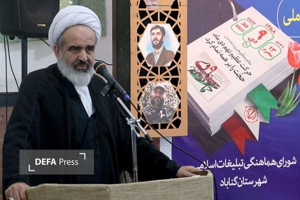 رستگار: دشمن به دنبال جدایی امام و امت است