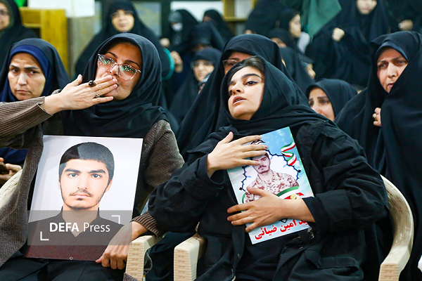 غنچه‌ای که در راه حسین شکوفا شد/ جای خالی شهدایمان پر نمی‌شود