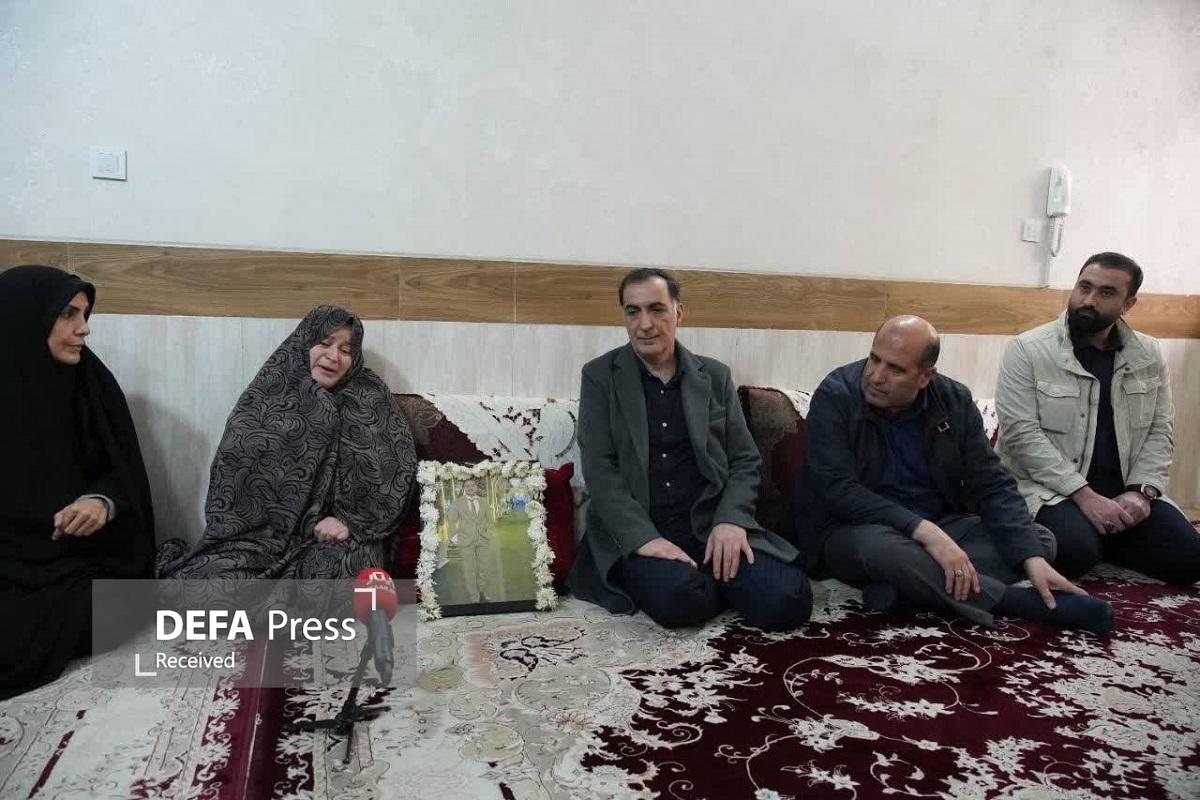 دیدار رئیس بنیاد شهید و امور ایثارگران با خانواده شهدای اغتشاشات تروریستی دی ماه