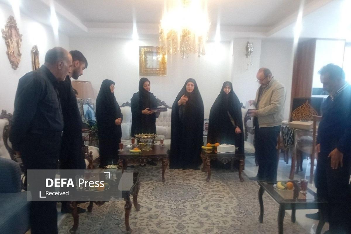 دیدار رئیس بنیاد شهید و امور ایثارگران با خانواده شهدای اغتشاشات تروریستی دی ماه