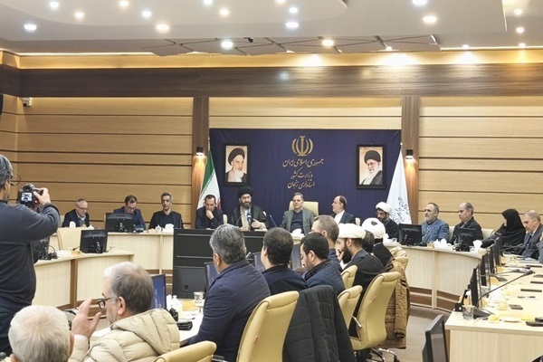 مدیران باید مشکلات مردم را از نزدیک ببینند و برای رفع آنها تلاش کنند