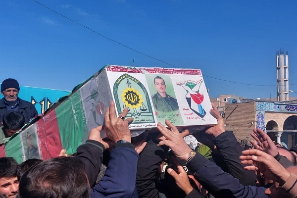 مردم شهرکرد با شکوه تمام سرباز حافظ امنیت را تشییع کردند