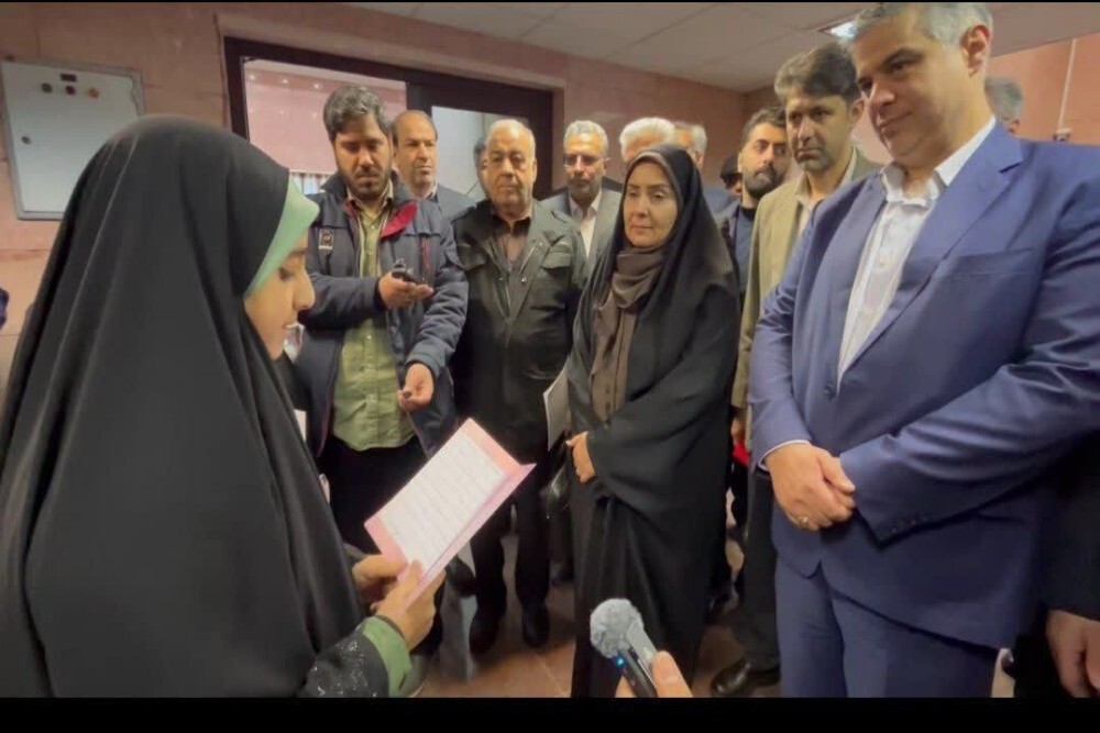 وزیر راه و شهرسازی جهت افتتاح چندین پروژه حوزه مسکن و راه وارد استان مرکزی شد وزیر راه و شهرسازی جهت افتتاح چندین پروژه حوزه مسکن و راه وارد استان مرکزی شد