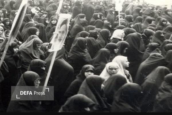 خانواده و زنان، ستونهای ماندگار انقلاب اسلامی هستند خانواده و زنان، ستونهای ماندگار انقلاب اسلامی هستند