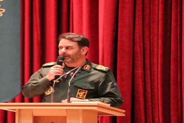 دهه فجر نماد ایستادگی ملت ایران در برابر استکبار جهانی است