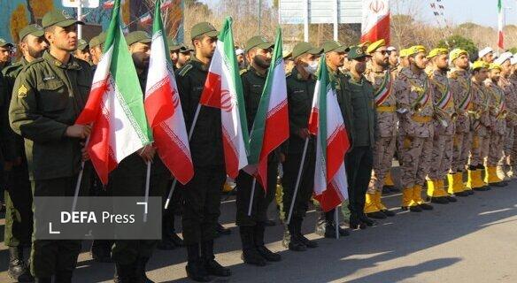 تجدید میثاق نیرو‌های مسلح قم با آرمان‌های امام راحل در نخستین روز دهه فجر + تصاویر