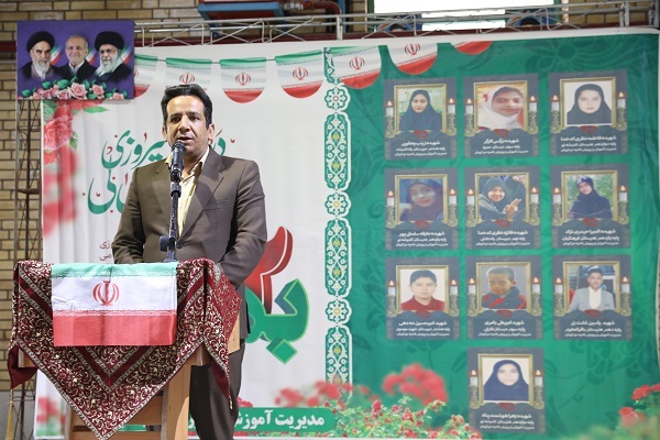 فرح‌بخش:همه کلاس‌های کانکسی تا پایان سال جمع‌آوری می‌شوند