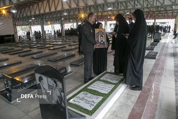 تصاویر/ مراسم آیین غبار روبی گلزار شهدا کرمانشاه