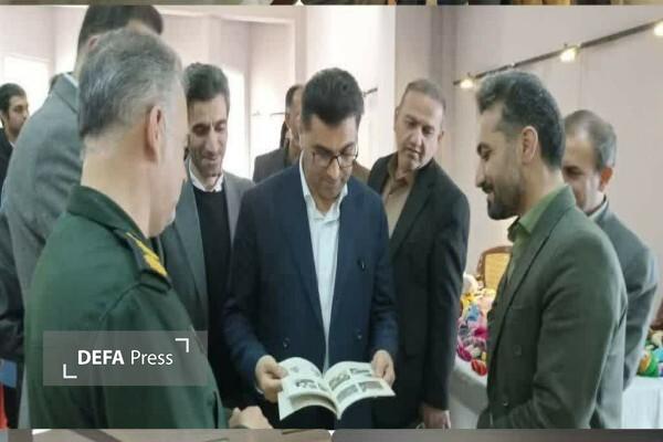 افتتاح چهاردهمین نمایشگاه هنرهای تجسمی و کتاب «قاب انقلاب» در نکا افتتاح چهاردهمین نمایشگاه هنرهای تجسمی و کتاب «قاب انقلاب» در نکا