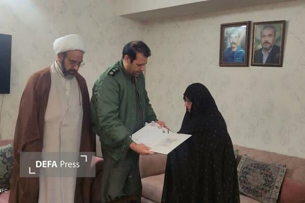 دیدار فرمانده پایگاه هوایی شهید حبیبی زهام با خانواده شهید موسوی گلختمی دیدار فرمانده پایگاه هوایی شهید حبیبی زهام با خانواده شهید موسوی گلختمی