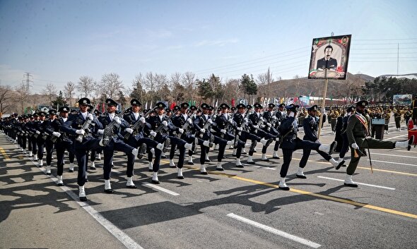 فیلم/ اختتامیه یازدهمین دوره رزم مقدماتی هنرآموزان درجه‌داری ارتش