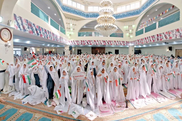 آغاز بندگی ۷۰۰ دختر مهستانی در مصلای الغدیر