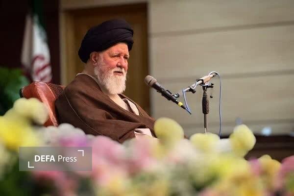 آیت‌الله علم‌الهدی: تحقیق و پژوهش، رکن اصلی تثبیت باورمندی عقلانی در جامعه انقلابی/ تحقیق مهم‌ترین ابزار معرفت و شناخت است