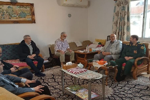 دیدار مدیرکل حفظ آثار دفاع مقدس گیلان با پیشکسوت هوانیروز دیدار مدیرکل حفظ آثار دفاع مقدس گیلان با پیشکسوت هوانیروز