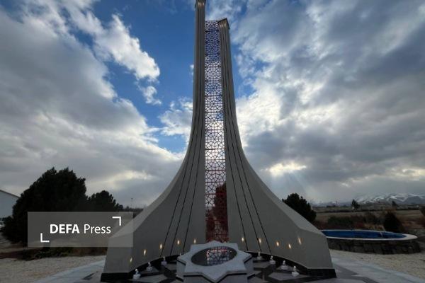 رونمایی یادمان شهید گمنام نمایشگاه بین‌المللی همدان + تصاویر