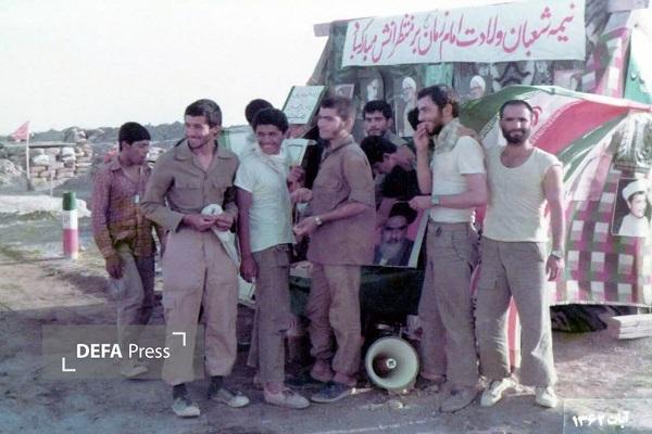 حال و هوای جشن تولد در دل خاکریزها حال و هوای جشن تولد در دل خاکریزها