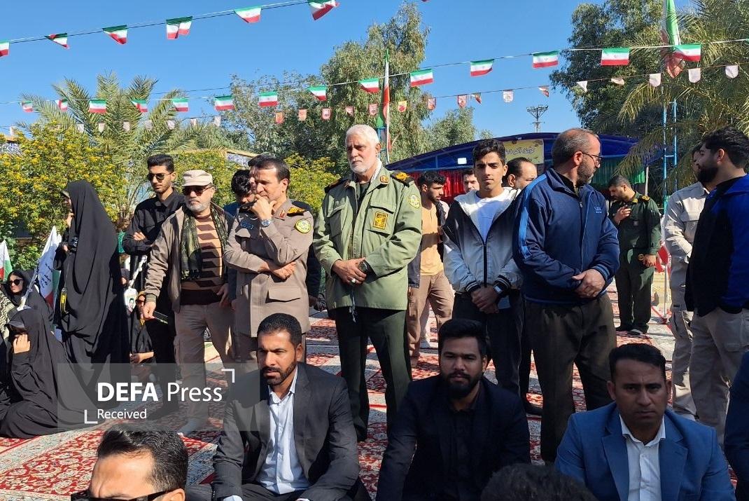 سردار رادان به جمع زائران راهیان نور پیوست سردار رادان به جمع زائران راهیان نور پیوست