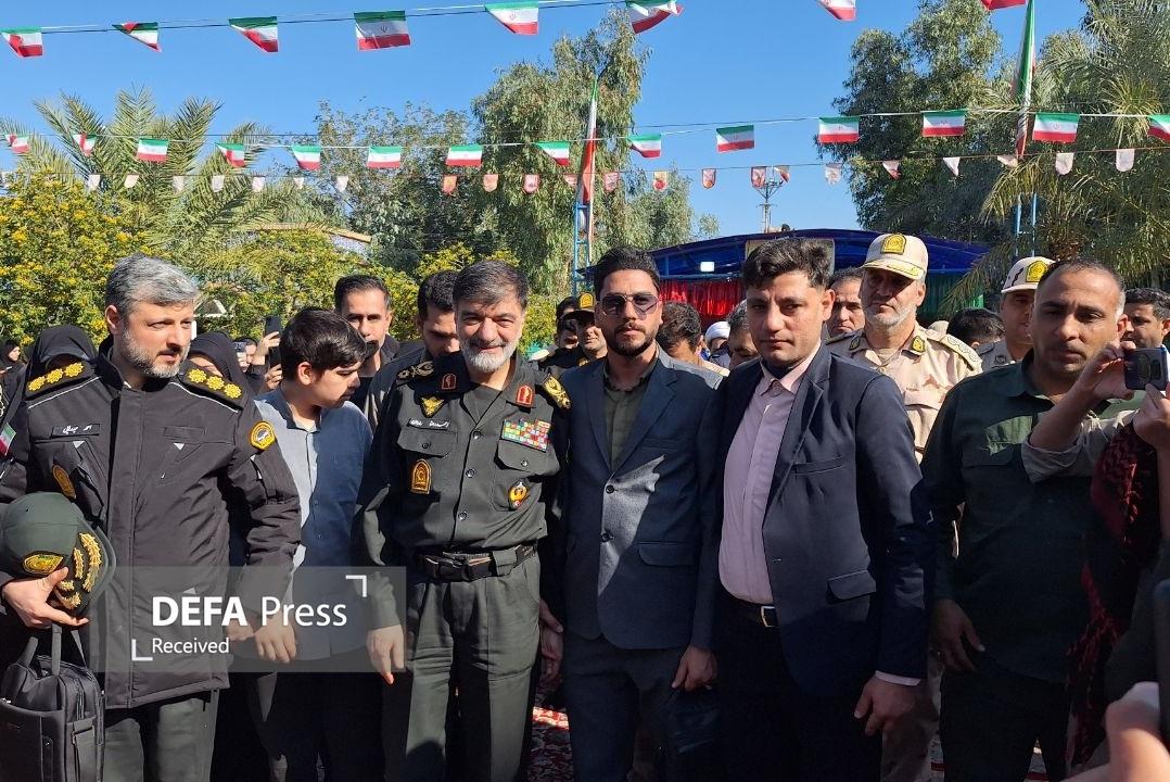 سردار رادان به جمع زائران راهیان نور پیوست سردار رادان به جمع زائران راهیان نور پیوست