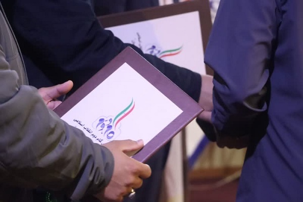 برگزاری همایش بزرگ جوانان و نوجوانان گام دوم انقلاب در کرمان +تصاویر