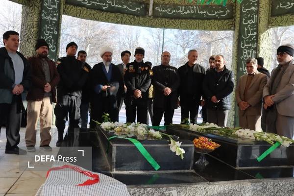 عطر فجر در گلزار شهدای ماهدشت پیچید عطر فجر در گلزار شهدای ماهدشت پیچید