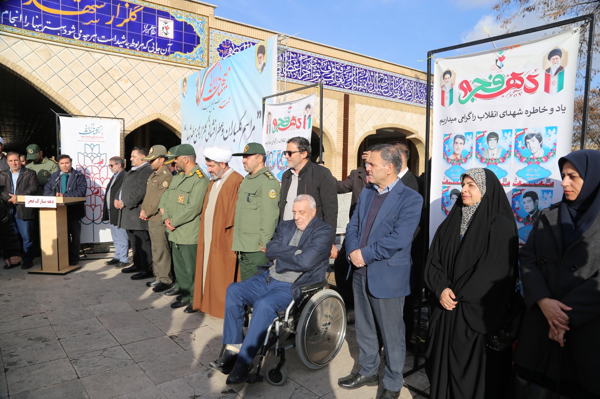 تصاویر/آیین غبارروبی مزار شهدای در زنجان برگزار شد