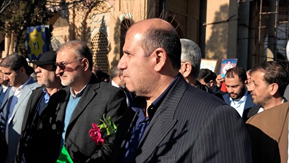 فیلم/ آیین میهمانی لاله‌ها؛ غبارروبی مزار مطهر گلزار شهدای بهشت زهرا (س)