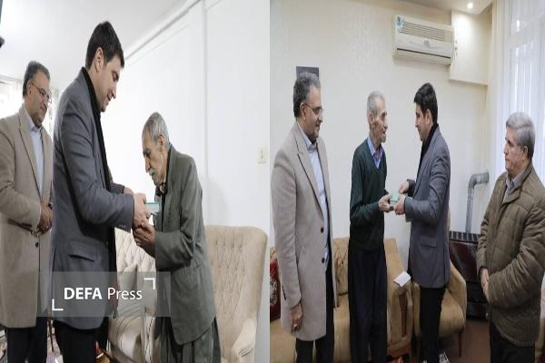 استاندار کردستان با خانواده شهدای بمباران ۲۸ دی سنندج دیدار کرد