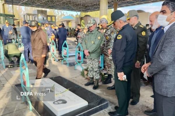 برگزاری «میهمانی لالهها» در گلزار شهدا خراسان جنوبی به مناسبت دهه فجر + تصاویر برگزاری «میهمانی لالهها» در گلزار شهدا خراسان جنوبی به مناسبت دهه فجر + تصاویر