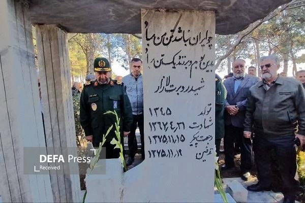 حضور فرمانده سپاه حضرت سیدالشهدا علیه السلام بر سر مزار شهید روبرت لازار