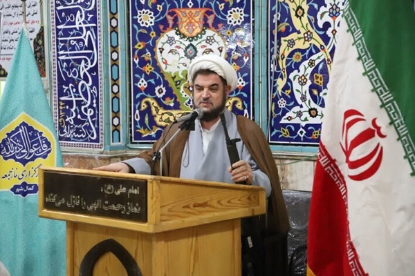امام‌جمعه کمالشهر: مشکل مردم معیشت است، نه موتورسواری بانوان