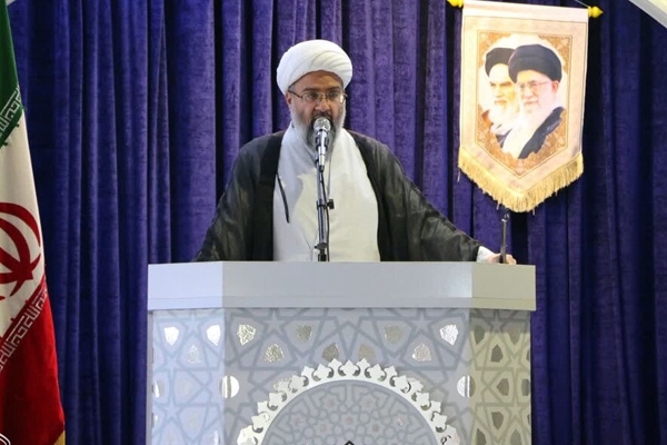 امام‌جمعه ماهدشت: موتورسواری بانوان چه نسبتی با تحکیم خانواده دارد؟