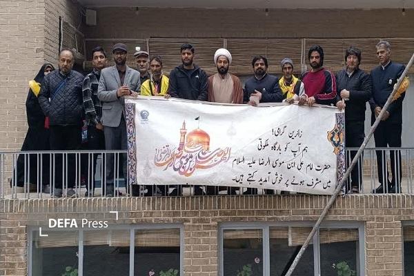 بازدید زائران خارجی حرم مطهر رضوی از خانه موزه انقلاب اسلامی بازدید زائران خارجی حرم مطهر رضوی از خانه موزه انقلاب اسلامی