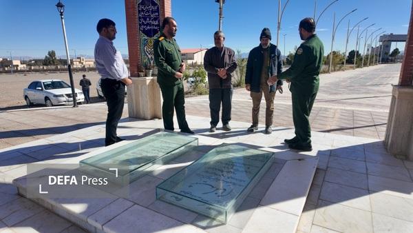 بازدید مدیرکل حفظ آثار و نشر ارزش‌های دفاع مقدس از یادمان شهدای گمنام شهرستان مهریز + تصاویر