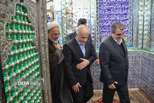 وزیر دادگستری به شهدای استان سمنان ادای احترام کرد وزیر دادگستری به شهدای استان سمنان ادای احترام کرد