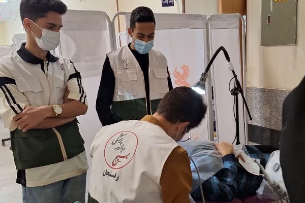 بیش از ۱۳۰۰ خدمت رایگان به همت جامعه پزشکی رفسنجان