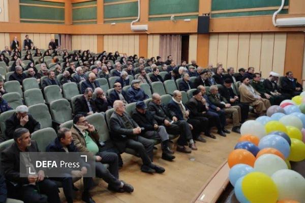 تجلیل سردار بهاریان از خانواده شهدای عازم حج در همدان + تصاویر