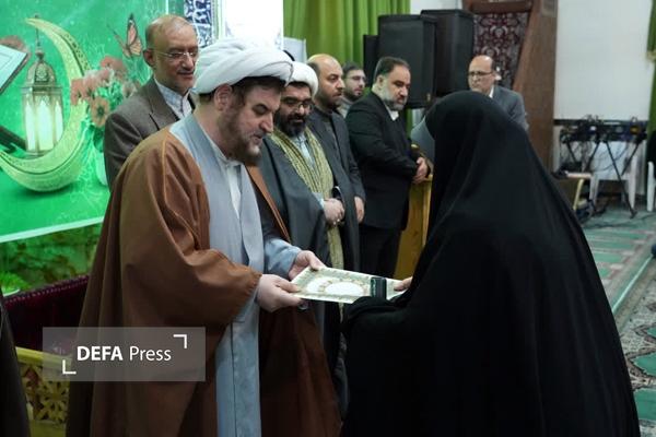 پاسداشت حرمت قرآن کریم در محفل قرآنی مهدوی کمالشهر پاسداشت حرمت قرآن کریم در محفل قرآنی مهدوی کمالشهر