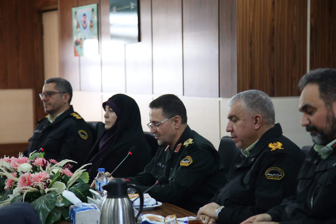 تأکید فرمانده انتظامی استان بر نقش زن ایرانی در تداوم ارزش‌های انقلاب